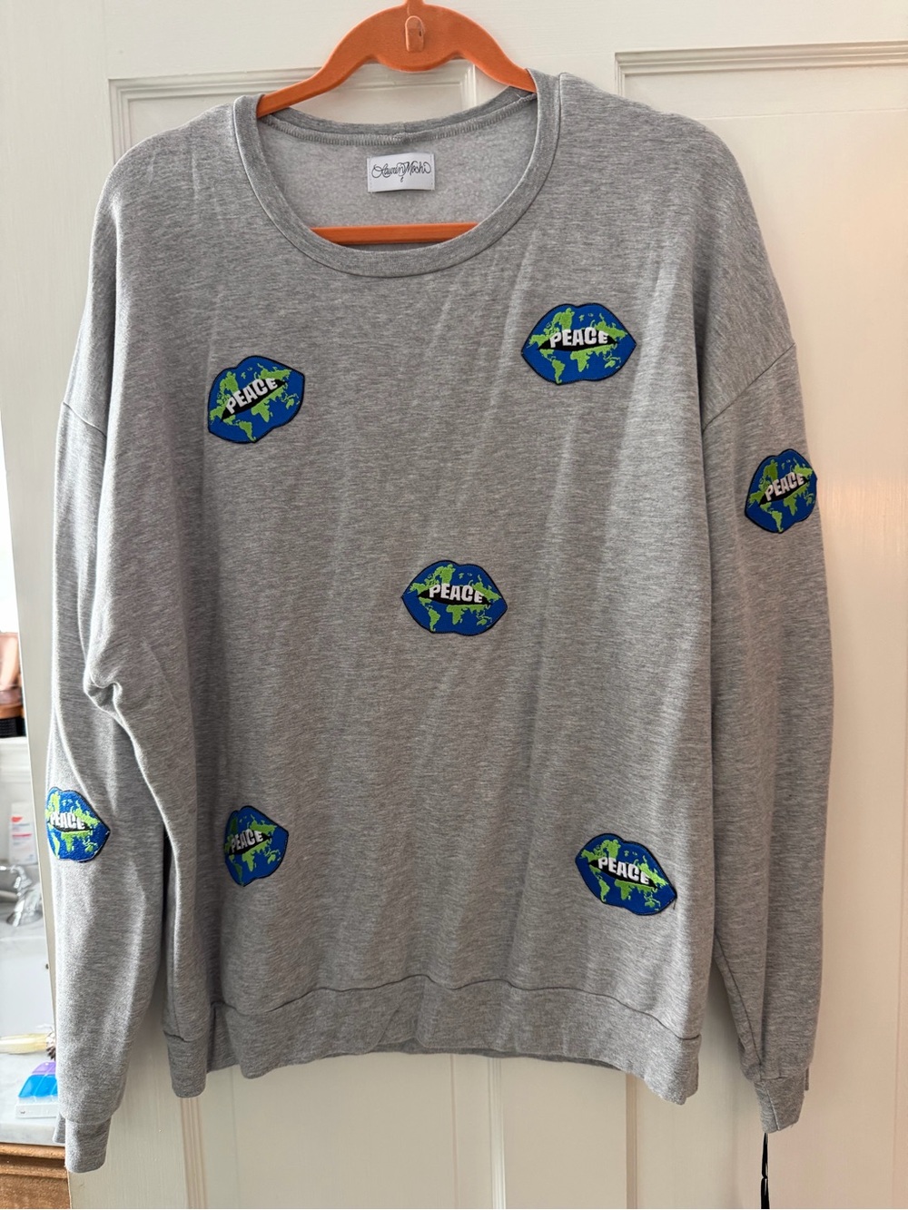 Lauren Moshi Lee World Peace Lips Sweatshirt NWT Gray Embroidered Patches. Sz L.